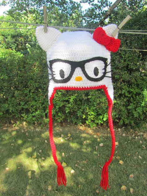 hello kitty crochet hat pattern free | Isn't she cute?!?! I really LOVE how this turned out! Kitty Crochet Hat Pattern, Hello Kitty Crochet Hat, Kitty Crochet Hat, Crochet Hat Pattern Free, Crochet Character Hats, Nerdy Glasses, Hello Kitty Crochet, Crochet Disney, Crochet Hats Free Pattern