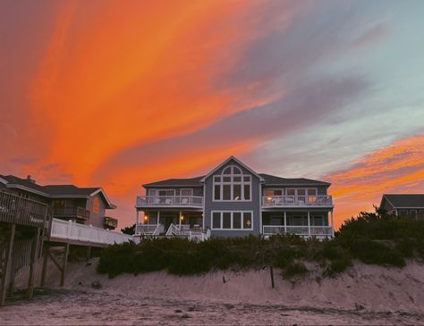 Beach Ocean Pool Summer Sky Sunset Clouds Beautiful Beach House Pink Orange Sky Vibrant 2022 Outer Banks Lights Out, Outer Banks Aesthetic House, Obx Kook House, Kook House Outer Banks, Kooks Outer Banks Aesthetic, Outer Banks House Aesthetic, Outer Banks House, Obx Pics, Obx House