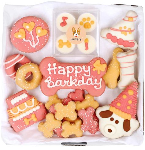 Dog Birthday Presents, Pet Bakery, Dog Gift Box, Best Treats For Dogs, Birthday Party Treats, Dog Bakery, Puppy Treats, Dog Birthday Party, Healthy Dog Food Recipes