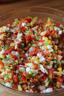 Canning Veggies, Pico Recipe, Canning Salsa, Home Canning Recipes, Canning Vegetables, Canning Recipe, Delicious Veggies, Canning Food Preservation, Red Farmhouse