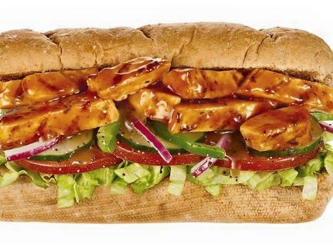 THAT WAS WHAT I ATE THIS MORNING IN THE BREAKFAST. DELICIOUS! Subway Chicken, Chicken Subs, Buffalo Chicken Wraps, Buffalo Chicken Sandwiches, Healthy Man, Sub Sandwiches, Onion Chicken, Oven Roasted Chicken, Chicken Tikka