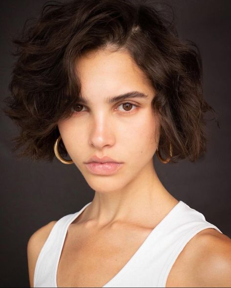 Italian Bob for Wavy Texture Italian Bob Haircut, New Trendy Hairstyles, Italian Bob, Trend Hairstyles, Lazy Day Hairstyles, Bob Haircut Curly, Hairstyles 2024, Haircut Curly, Bob Haircut With Bangs