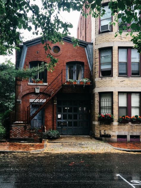 Love this house Cute House, House Goals, The Roof, House Inspo, Home Fashion, House Inspiration, My Dream Home, Future House, Second Floor