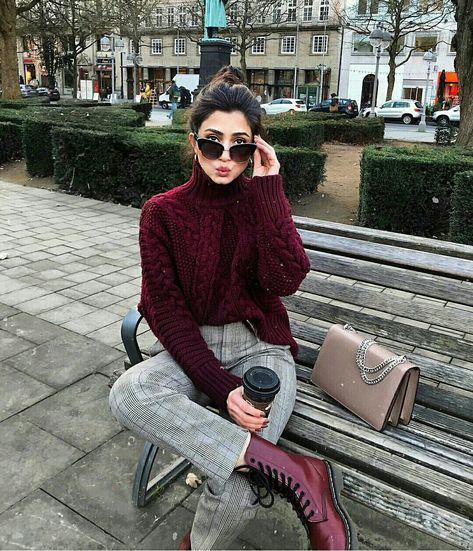 Outfit Botas, Winter Coat Outfits, Fresh Outfits, Casual Day Outfits, Paris Outfits, 9k Followers, Instagrammer, Winter Fashion Outfits, Messy Bun