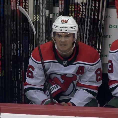 Funny Hockey Pictures, Hockey Players Funny, Trevor Zegras, Nj Devils, Hughes Brothers, Hockey Girlfriend, The Jersey Devil, Hockey Guys, Mitch Marner