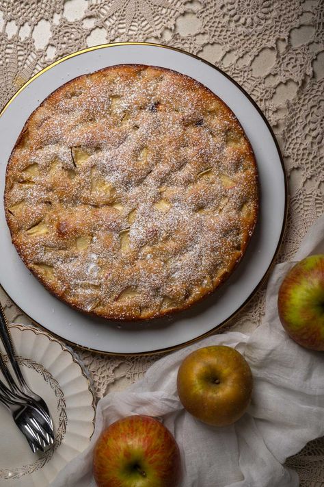 Simple Italian Apple Cake with Olive Oil - Torta di Mele Italian Apple Cake, Apple Olive Oil Cake, Iranian Recipes, Spice Spoon, Apple Cakes, Full Fat Yogurt, Smooth Cake, Oil Cake, Olive Oil Cake