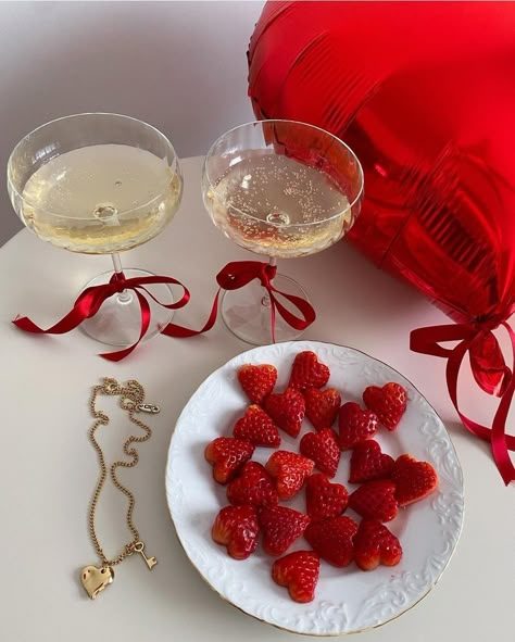 Galentines Night, Valentines Day Date Ideas, Valentines Event, February Aesthetic, Valentine's Day Aesthetic, Valentines Shoot, Valentines Aesthetic, Valentines Day Aesthetic, Valentines Date Ideas