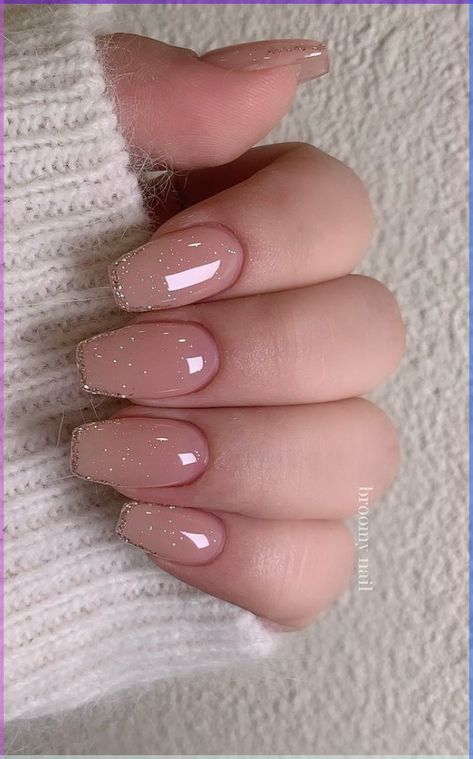 For Short Nails, Oval Nails With Pink Tips, Simple Soft Gel Nails Design, Gel Nail Manicure Ideas Summer, Simple Nails Ideas Short, Simple Pink Gel Nails, Natural Tips Nails, Simple Cute Nail Designs Short Nails, Short Square Gel Nails Winter