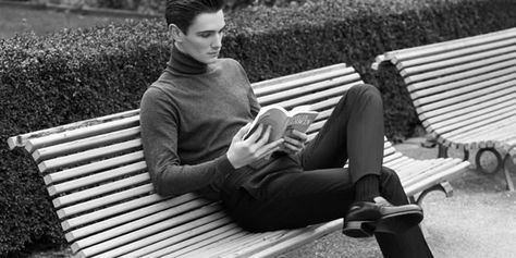 How To Wear: Loafers in Autumn/Winter Male Pose Reference, Sitting Poses, Human Poses Reference, Poses References, Human Poses, Reading A Book, Dynamic Poses, Shooting Photo, Photography Poses For Men