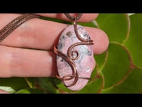 (1) "Lyra" Oval Cabochon Wire Wrapped Pendant Tutorial - YouTube Wire Wrapped Pendant Tutorial, Cabochon Tutorial, Wrapped Crystals, Wire Weaving Tutorial, Wire Jewelry Patterns, Wire Wrap Cabochon, Wire Wrapped Stone Jewelry, Wire Wrap Jewelry Designs, Wire Wrapping Diy