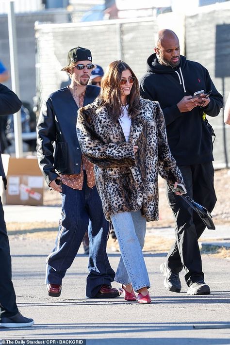 Super Bowl 2024: Justin Bieber and newly brunette wife Hailey arrive at stadium... after he 'turned down' Usher request to join him for halftime show | Daily Mail Online Hailey Baldwin Outfits, Hailey And Justin Bieber, Hailey And Justin, Hailey Baldwin Street Style, Allegiant Stadium, Justin And Hailey, Hailey Bieber Outfits, Las Vegas Outfit, Hailey Bieber Style