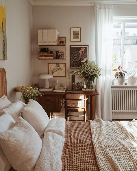 The Art of Simple Living 𝓫𝔂𝓜𝓮𝓰 ༄ House Room, Apartment Inspiration, Dream House Decor, My New Room, Cozy Bedroom, Apartment Therapy, New Room, 인테리어 디자인, Home Decor Bedroom