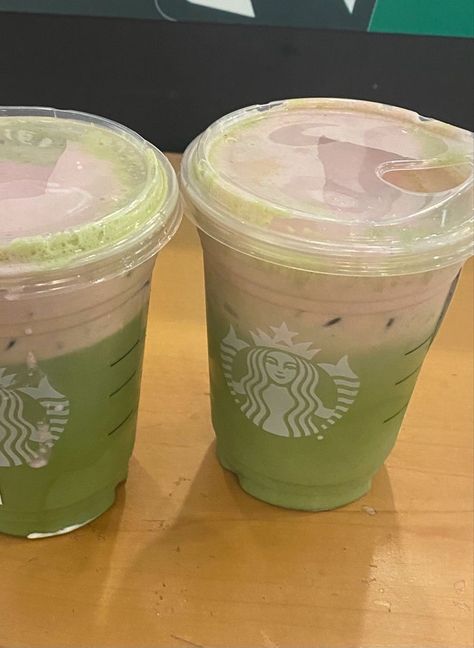 Strawberry Matcha Starbucks, Strawberry Cold Foam, Matcha Starbucks, Matcha Girl, Starbucks Matcha, Starbucks Strawberry, Strawberry Matcha, Board Aesthetic, Cold Foam