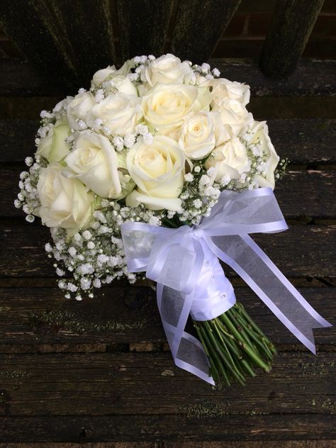 White Bidermaer, Bride Flower Bouquet White Rose, Bridal Flowers Bouquet White, Bouquet Wedding Simple, Wedding Bouquets White Roses, Brides Flower Bouquet, White Rose Flower Bouquet, Hand Flower Wedding, Flower Bouquet For Bride