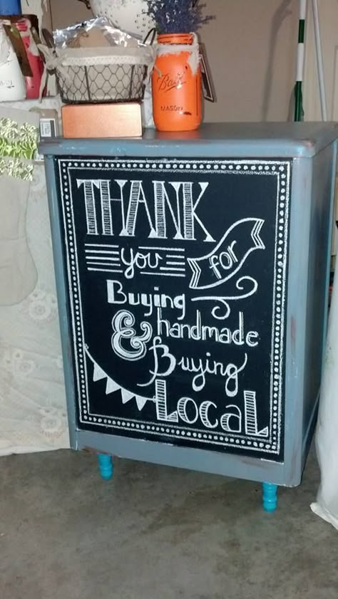 Great idea for a handmade and local sign Stall Display, Craft Show Booths, Craft Show Booth, Craft Booth Display, Vendor Displays, Craft Fairs Booth, Craft Booth Displays, Craft Stalls, Craft Fair Displays