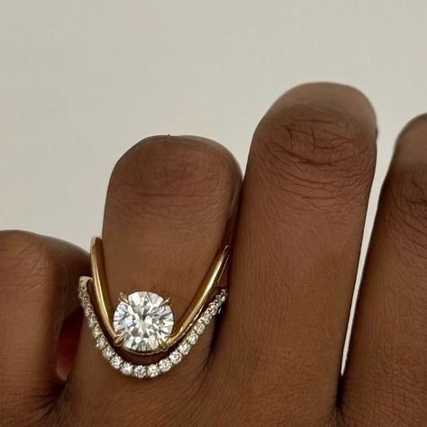 Shahla Karimi on Instagram: "Zaha Brilliant Deep Curve Ring 💎 #diamonds" Shahla Karimi, Capri Wedding, Jewelry Room, Mira Duma, Ring My Bell, Curve Ring, Heritage Jewellery, Future Engagement Rings, Jewellery Brand