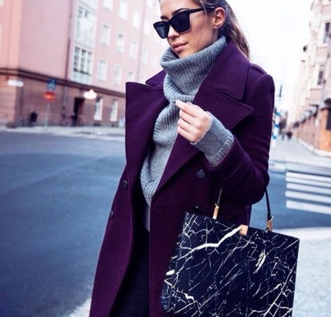 @kenzas Purple Coat Outfit, Vinter Mode Outfits, Deep Winter Palette, Winter Coat Outfits, Dress Code Casual, Winter Palette, 2015 Outfits, Purple Outfit, Purple Coat