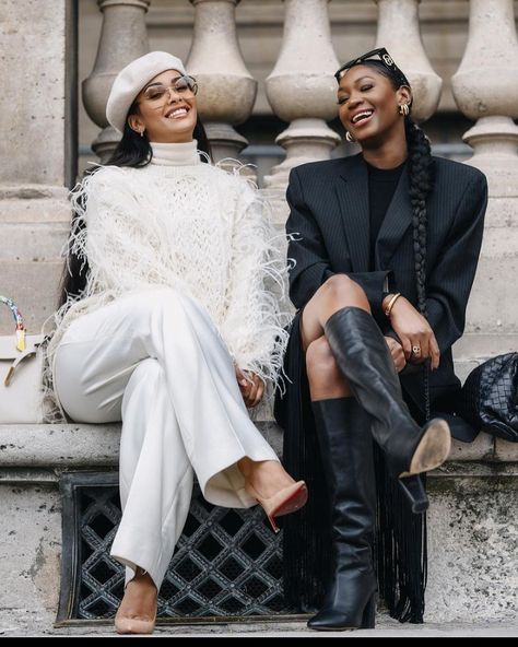 Twitter Black Women In Luxury, Women In Luxury, Bonnie Clyde, Black Femininity, Friend Outfits, Winter Trends, Black Women Fashion, Photography Fashion, Black White Fashion