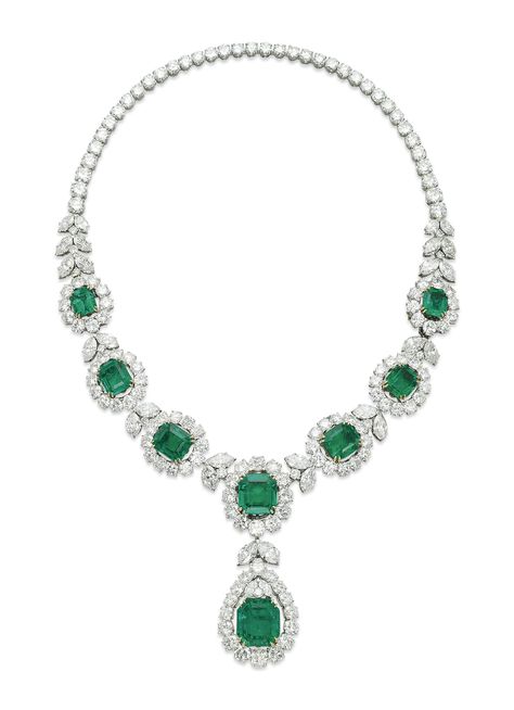 Emerald And Diamond Necklace, Van Cleef And Arpels Jewelry, Necklace White Gold, Diamond Necklace Designs, Royal Jewels, Expensive Jewelry, Emerald Necklace, Necklace White, Fabulous Jewelry