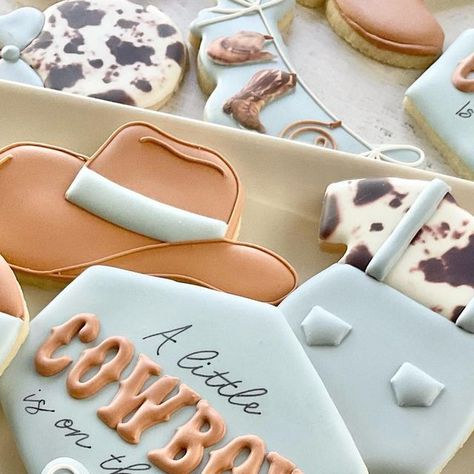 A Little Cowboy Is On His Way Cookies, Cowboy Baby Shower Cookies, Western Baby Shower Cookies, Boys Cowboy Boots, Cowboy Cookies, Little Hat, Cowboy Baby Shower, Hat Cookies, Western Babies