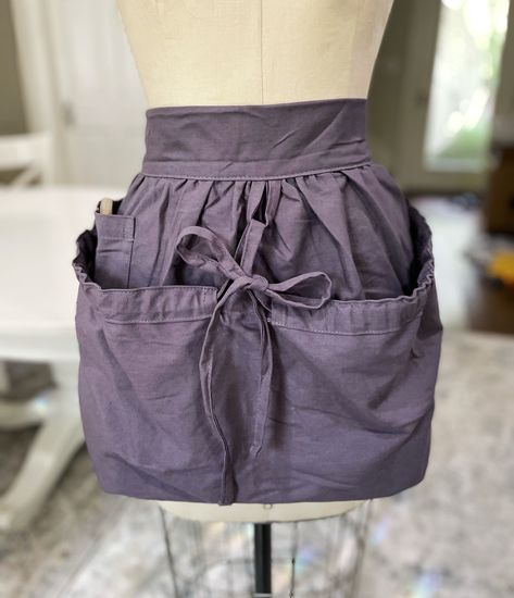 Forager Apron, Teacher Apron Ideas, Gathering Apron Pattern Free, Harvest Apron Pattern Free, Foraging Apron, Gathering Apron Pattern, Mending Matters, Harvesting Apron, Apron Garden