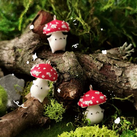 Baby mushroom polymer clay charms Polymer Clay Mushroom Charm, Cute Polymer Clay Mushroom, Mushrooms Polymer Clay, Small Clay Mushroom, Polymer Clay Mushrooms Diy, Mushroom Air Dry Clay, Polymer Mushrooms, Mushroom Clay Sculpture, Mushroom Clay Art