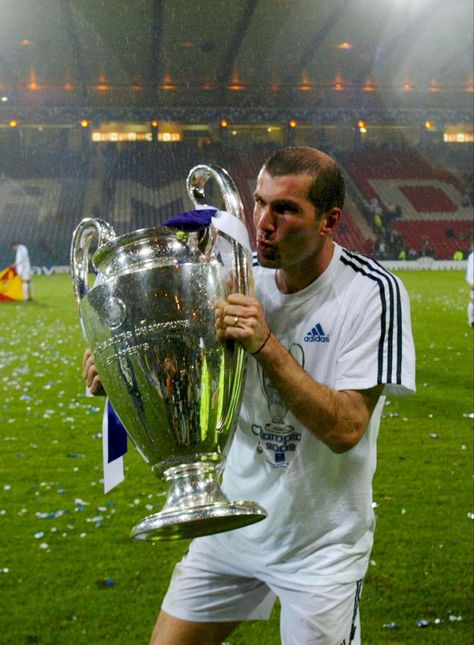 Football Celebrations, Hampden Park, Aesthetic Football, Best Football Players, Football Icon, Cristiano Ronaldo 7, Zinedine Zidane, Soccer League, Champions League Final