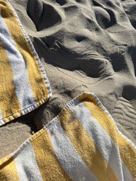 beach towel. sea. pool. miami beach. Yellow Beach Aesthetic, Beach Towel Aesthetic, Towel Aesthetic, Jeremiah Fisher, Children Swimming Pool, Yellow Guy, Beachy Aesthetic, Yellow Towels, Summer Yellow