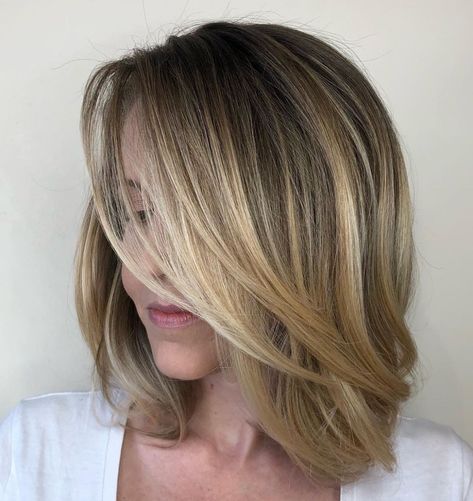 50 Medium Haircuts for Women That’ll Be Huge in 2020 - Hair Adviser No Fuss Hairstyles, Inverted Hairstyles, Medium Haircuts For Women, Messy Wavy Hair, Grey Hairstyles, Medium Haircut, Blonde Balayage Highlights, Womens Haircuts Medium, Medium Haircuts