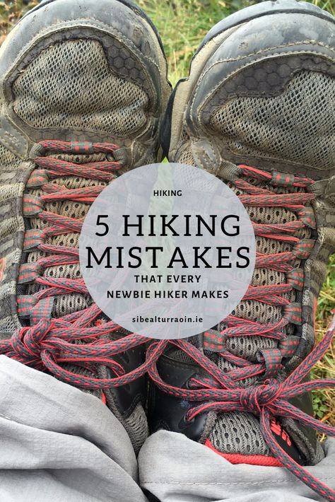 5 hiking mistakes that every new hiker makes | Avoid hiking mistakes | Hiking mistakes to avoid | Best things to do when hiking | #hiking #trails #hikingtips Hiking 60 Degree Weather, Beginner Hiking Tips, What To Take Hiking, Hiking Hacks For Women, Hiking Spring Outfit, How To Start Hiking, Through Hiking, Hiking For Beginners Woman, Hiking For Beginners