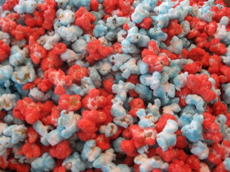 4th of July Popcorn Recipe Spiderman Appetizers, Spiderman Popcorn, Party Treats Ideas, 4th Of July Popcorn, Jello Water, Spidey Party, Fourth Of July Recipes, Blue Popcorn, Festive Recipes