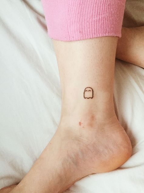 Stick And Poke Tattoo Ghost, Stick And Poke Ghost, Small Tattoos Stick And Poke, Tiny Ghost Tattoo, Little Ghost Tattoo, Small Ghost Tattoo, Mini Ghost Tattoo, Small Stick And Poke Tattoo, Tattoos Stick And Poke