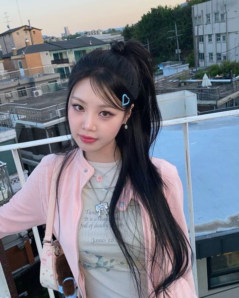 #gidle #solo #soojin #수진 #seosoojin #서수진 #sooseotan Soo Jin, Girlie Style, Korean Makeup, G I Dle, Kpop Girl Groups, Powerful Women, Instagram Update, Cute Pink, South Korean Girls