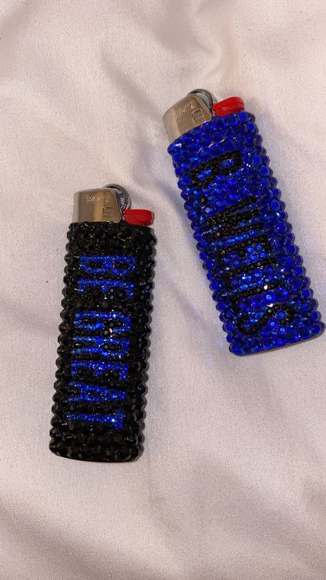 Lighter Bedazzled, Bedazzled Lighter, Rhinestone Pens, Diy Rhinestone Crafts, Lighter Art, Custom Lighters, Lip Gloss Homemade, Bling Ideas, Bic Lighter