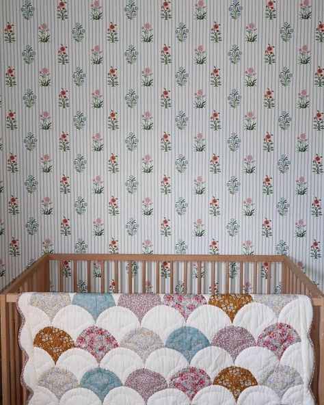 All Posts • Instagram Kate Spiers, Kids Cot, Baby Patchwork Quilt, Cot Quilt, Bohemian Girls, Patchwork Baby, Children's Bedroom, Big Girl Rooms, English Paper Piecing