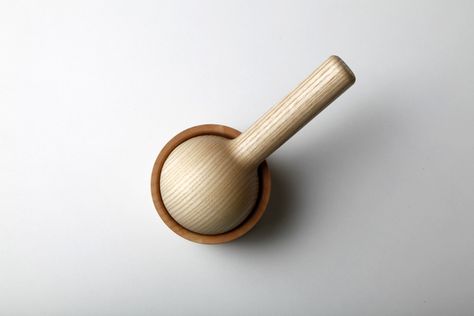 pino – SHIBUI – MAISON&OBJET PARIS Bedroom Scandinavian Style, Wood And Ceramic, Bedroom Scandinavian, Wooden Kitchen, Mortar And Pestle, Objects Design, Ash Wood, Wood Design, Wood Turning