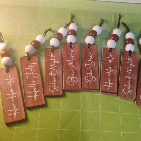 As Pictured. Handmade. Perfect For Boho, Or Farmhouse Themed Christmas! Brown And White Colors. Clipboard. Set Of 10 Quick Shipping Smoke Free Home. Wood Log Crafts Christmas, Boho Farmhouse Christmas, Sand Ideas, Painted Porch, Diy Christmas Tags, Circuit Machine, Jenga Blocks, Xmas Tags, Farmhouse Christmas Ornaments