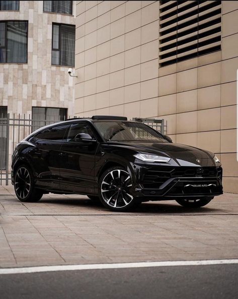 Lamborghini Suv Urus, Dream Cars Range Rovers, Black Monster, Trunk Ideas, Car Decorations Interior, Car Seat Poncho, Sport Suv, Quotes Car, Reverse 1999