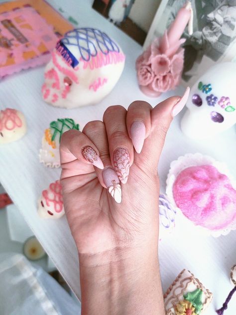 Pink Thanksgiving Nails, White Pumpkin Nails, Girly Fall Nails, Pink Pumpkin Nails, Cute Nails Almond, Pink Cute Nails, Fall Nails Pink, Pink Fall Nails, Fall Pink Nails