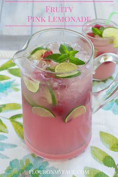 Easy Fruity Pink Lemonade recipe is perfect for all backyard bbq beverages via flouronmyface.com Summer Brunch Ideas, Pink Ribbon Breakfast, Pink Lemonade Recipe, Pink Brunch, Pink Lemonade Vodka, Pink Breakfast, Easy Lemonade Recipe, Pink Lemonade Recipes, Infused Waters