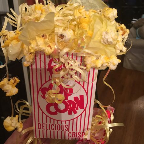 Easy popcorn head piece #DIY , hot glue pieces of popcorn to curly ribbon , add a little tissue paper inside box, attach to headband Tissue Paper Popcorn, Popcorn Headband, Popcorn Fundraiser, Popcorn Crafts, Popcorn Birthday, Giraffe Birthday Parties, Hoco 2022, June Activities, Easy Popcorn