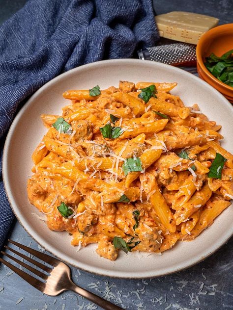 Penne alla Vodka with Sausage – Skinny Spatula Ala Vodka Sauce, Sausage Penne, Vegetarian Lasagne, Pasta Alla Vodka, Vodka Sauce Pasta, Sausage Sauce, Creamy Tomato Pasta, Best Italian Food, Penne Alla Vodka