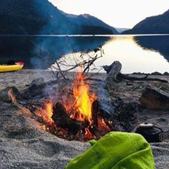 Winterial (@winterial) • Instagram photos and videos Survivalist Aesthetic, Bushcraft Tools, Solo Camping, Camping Inspiration, Camping Hacks Diy, Camping Set Up, Outdoor Aesthetic, Camping Photography, Camping Aesthetic