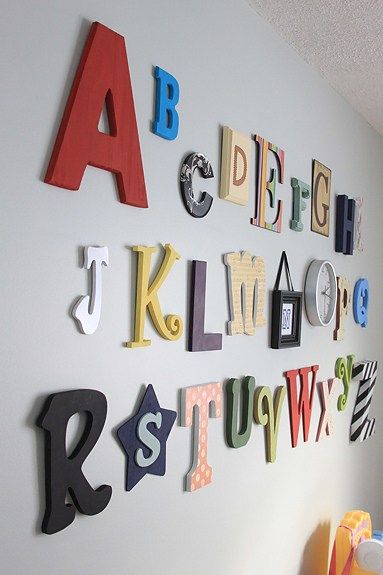 Baby shower painted letters activity - painting wood letters for nursery Diy Alphabet Wall, Ideas Habitaciones, Letter Decor, Alphabet Wall, Letter Activities, Painted Letters, Kids Wood, School Decorations, Wood Letters