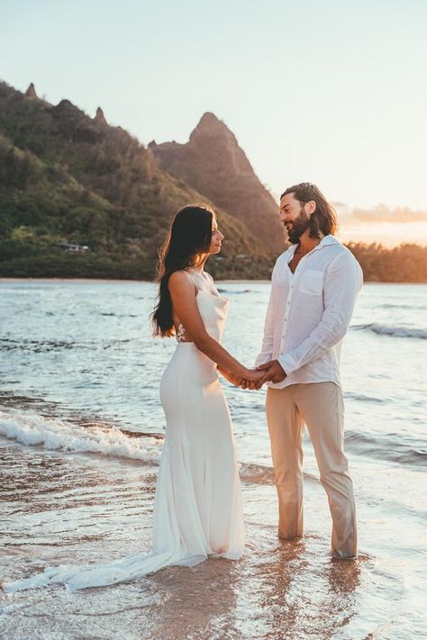 Hawaii Beach Wedding Photos, Hawaii Wedding Elopement, Costa Rica Engagement Photos, Hawaii Elopement Dress, Maui Engagement Photos, Hawaii Elopement Photography, Fiji Elopement, Elope Hawaii, Water Portraits