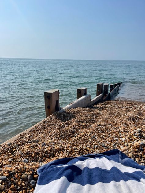 English Pebble beaches in summer Pebbly Beach, Sea Scapes, Summer Destinations, Pebble Beach, European Summer, In Summer, Beach Day, United Kingdom, Spring Summer