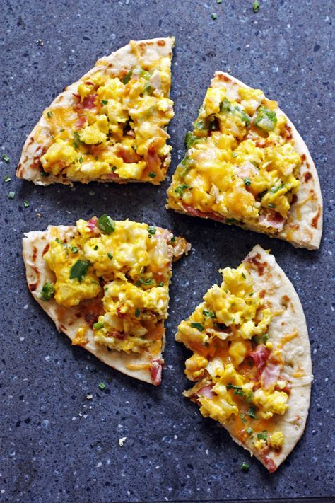 breakfast pizza Tortilla Breakfast Pizza, Easy Breakfast Pizza, Tortilla Breakfast, Breakfast Pita, Breakfast Tortilla, Egg Tortilla, Breakfast Pizza Recipe, Pita Pizzas, Tried And True Recipes