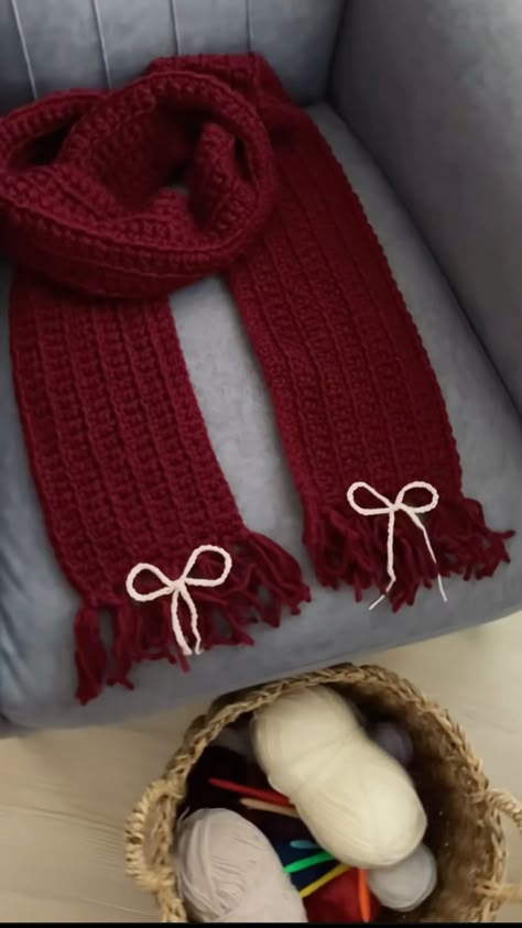 Christmas Crochet Aesthetic, Crochet Winter Ideas, Muffler Knitting, Muffler Crochet, Crochet Muffler, Best Ugly Christmas Sweaters, Ugly Christmas Sweater Ideas, Christmas Sweater Ideas, Quick Crochet Projects