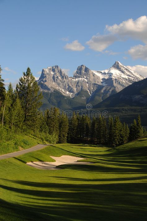 Mountain Golf Course, Beautiful Golf Courses, Sand Play, Colorado Vacation, Grass Green, Green Grass, Golf Course, Land Scape, The Mountain