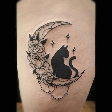 Cat And Dog Tattoo, Cat And Moon, Black Cat Tattoos, Tattoo Zeichnungen, Moon Tattoo Designs, Inspiration Tattoos, Cat Moon, Cat Tattoo Designs, Geniale Tattoos